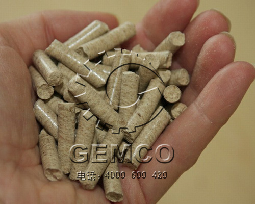 玉米秸稈(gǎn)飼料顆粒機製粒交果成品(pǐn)